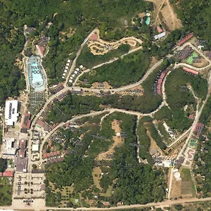 D'leonor Inland & Adventure Park ホテル